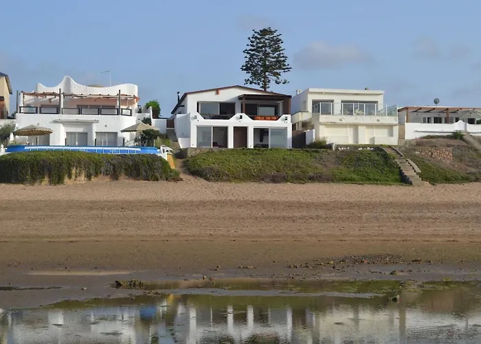 Beachfront House Frond De Mer
